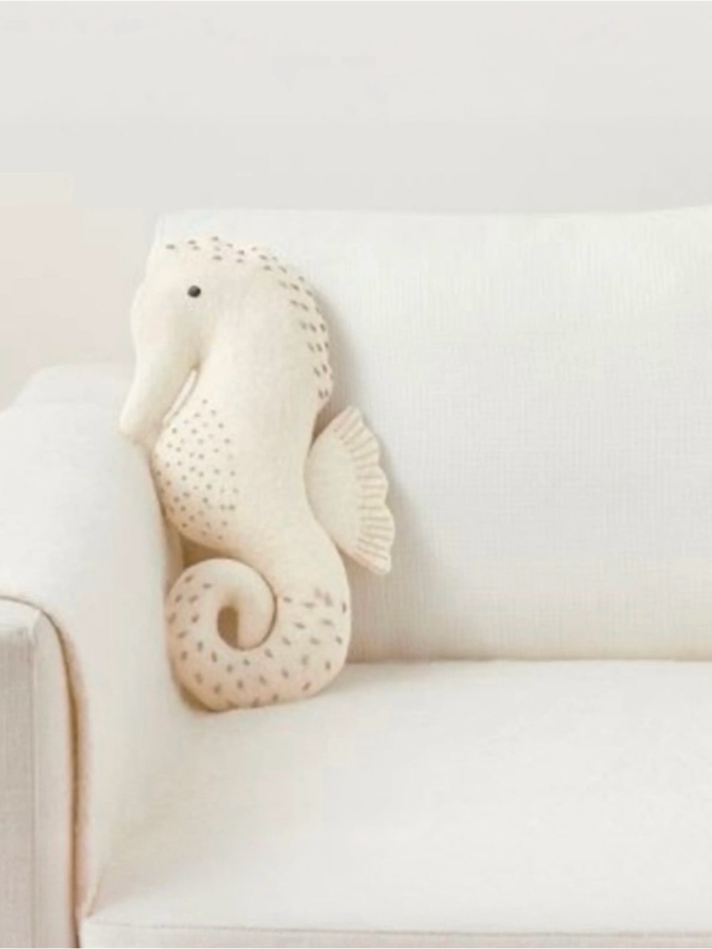 Pottery Barn Seahorse Pillow Rare Coastal Lumbar NWT - Picture 3 of 13